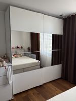Toller geräumiger Kleiderschrank IKEA - wie neu
