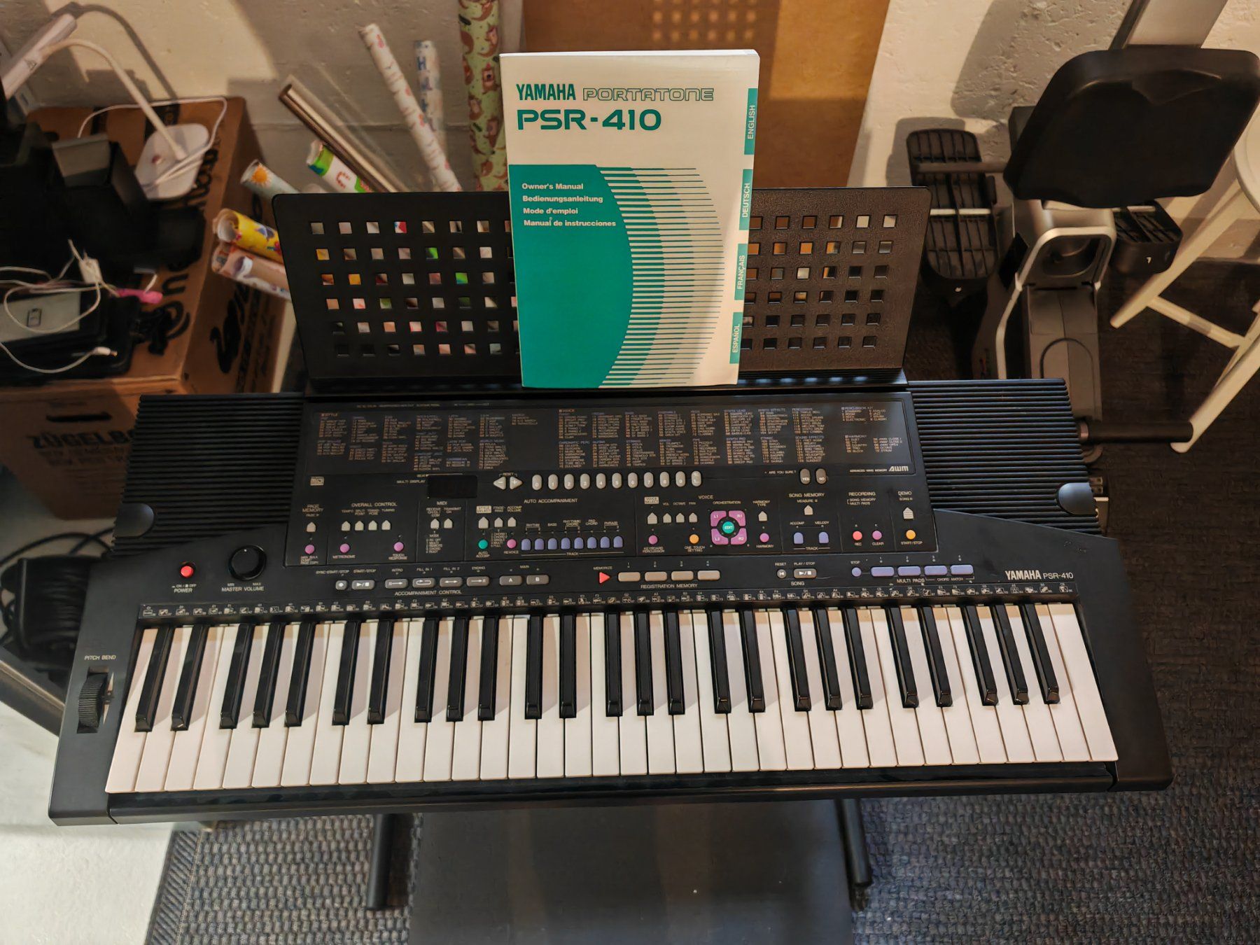Yamaha Strumenti musicali: Yamaha PSR-410 Keyboard mit Ständer – Usato da Rupperswil venduto da Damuchi 1