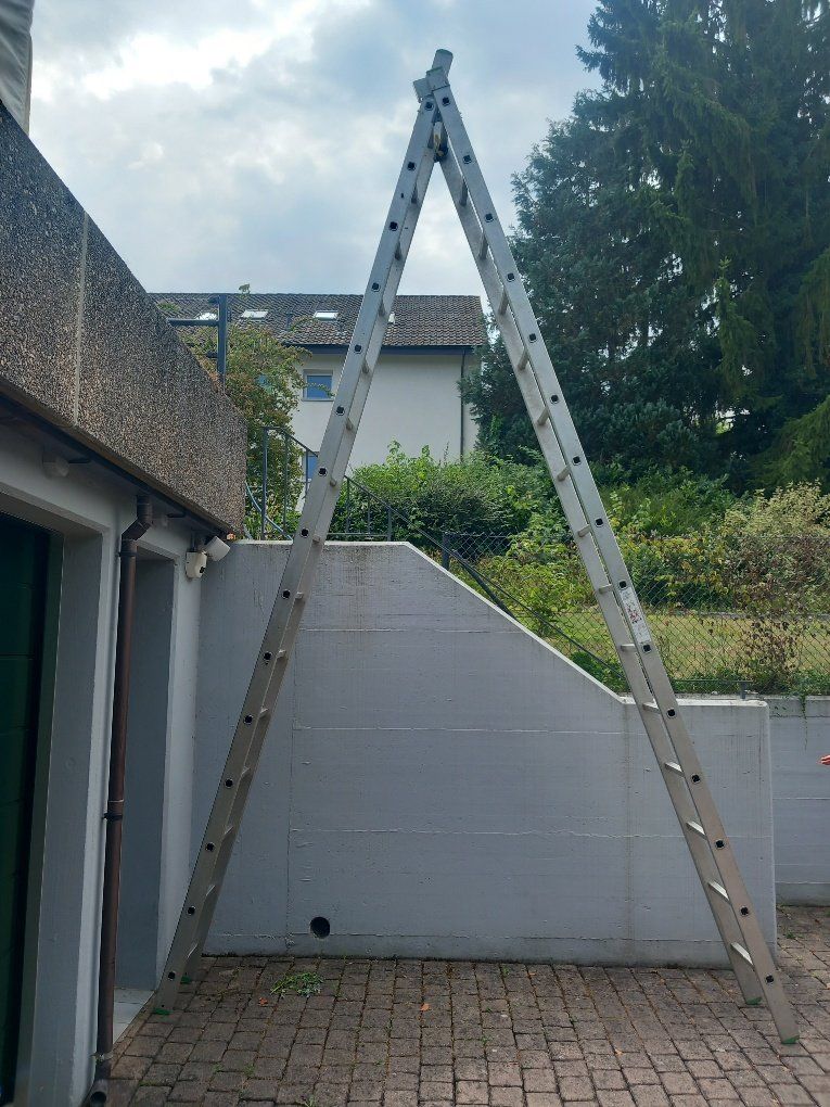 Echelles: 4.45m Bock- oder Anstellleiter GRATIS – D'occasion à Uetendorf par Sylphe