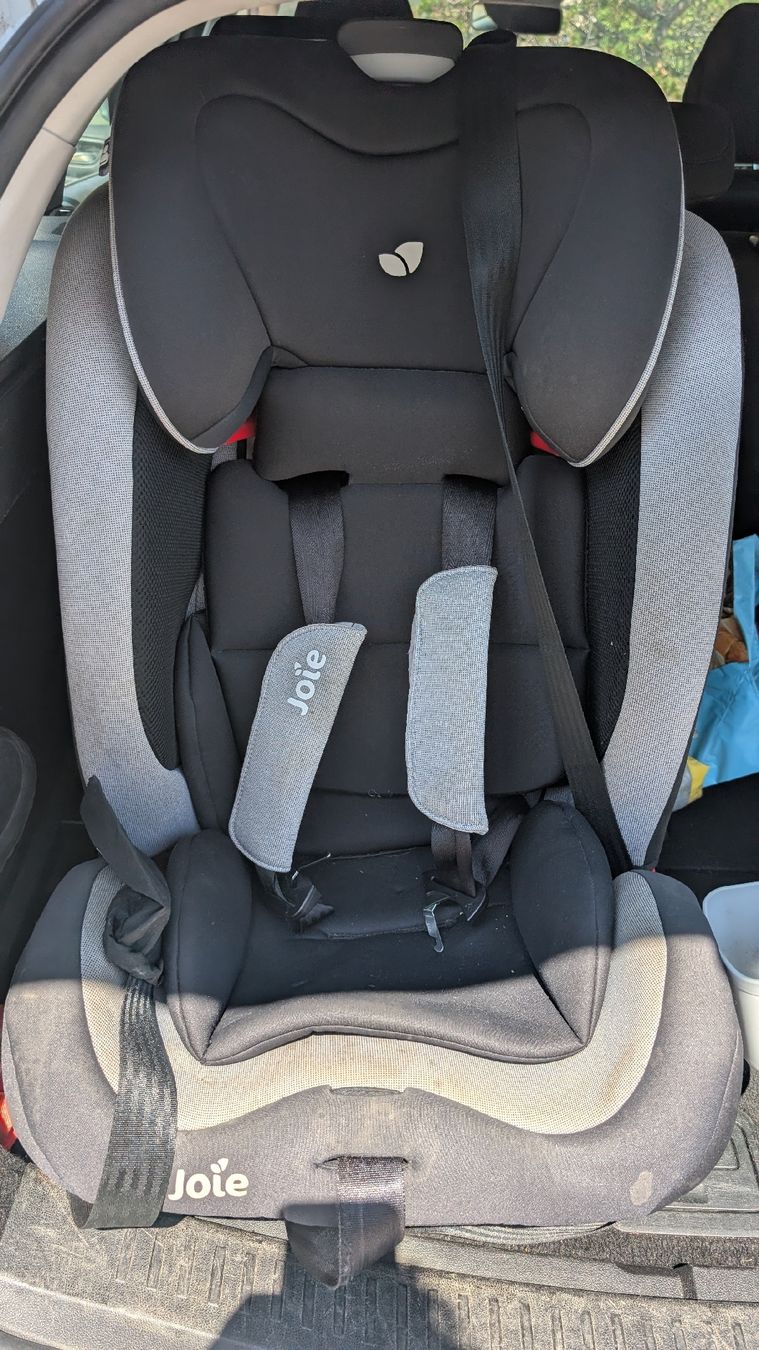 Auto-Kindersitze: Joie Kindersitz Autositz schwarz grau – Gebraucht aus Wetzikon ZH von Bshu