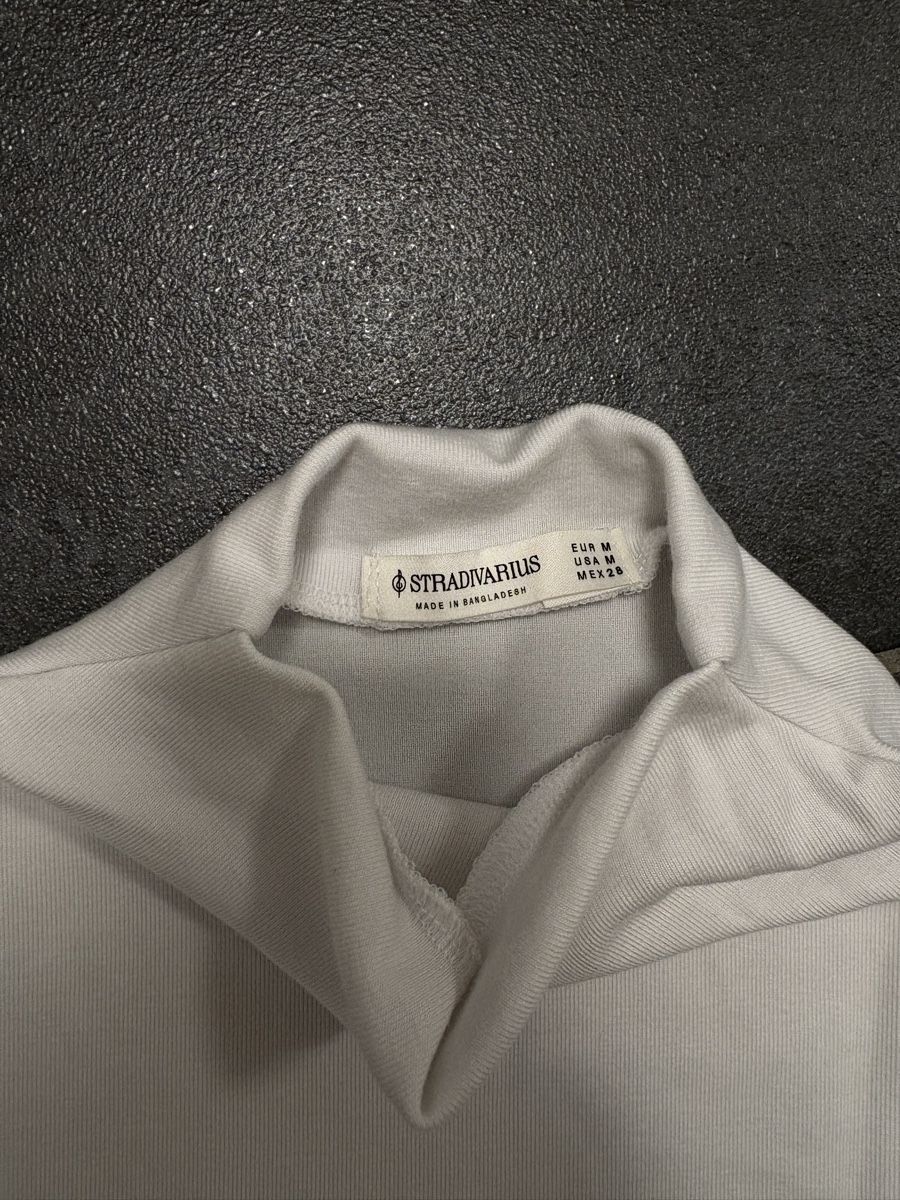 Stradivarius Top: Ärmelloses Stradivarius Top mit Rollkragen M – Usato da Rümlang venduto da svent 2