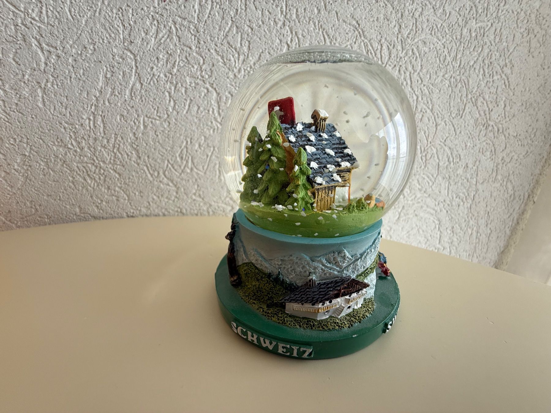 Statuette: Boule à néige Suisse – Usato da St-Gingolph venduto da GoldenKeys 9
