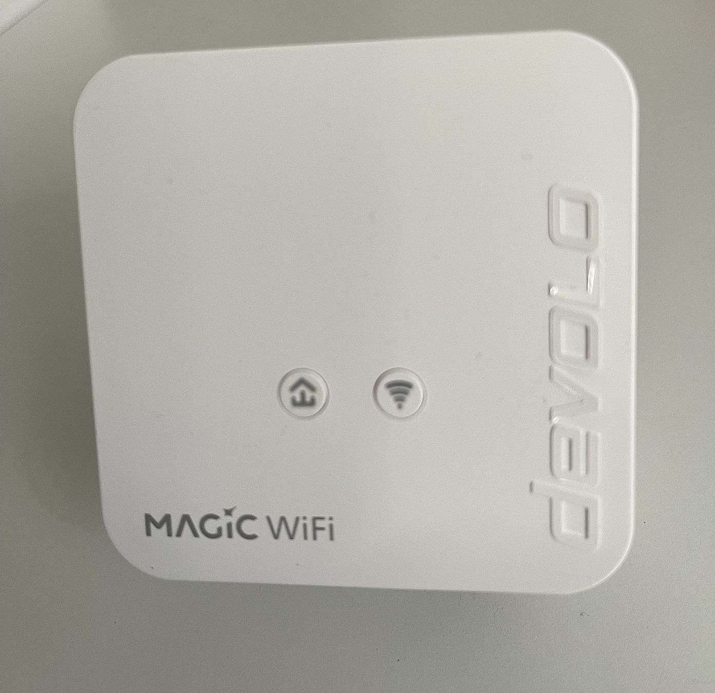 Devolo WiFi: devolo Magic 1 WiFi mini Starter Kit – Powerline WLAN Set – Usato da Ellighausen venduto da MiSola 4