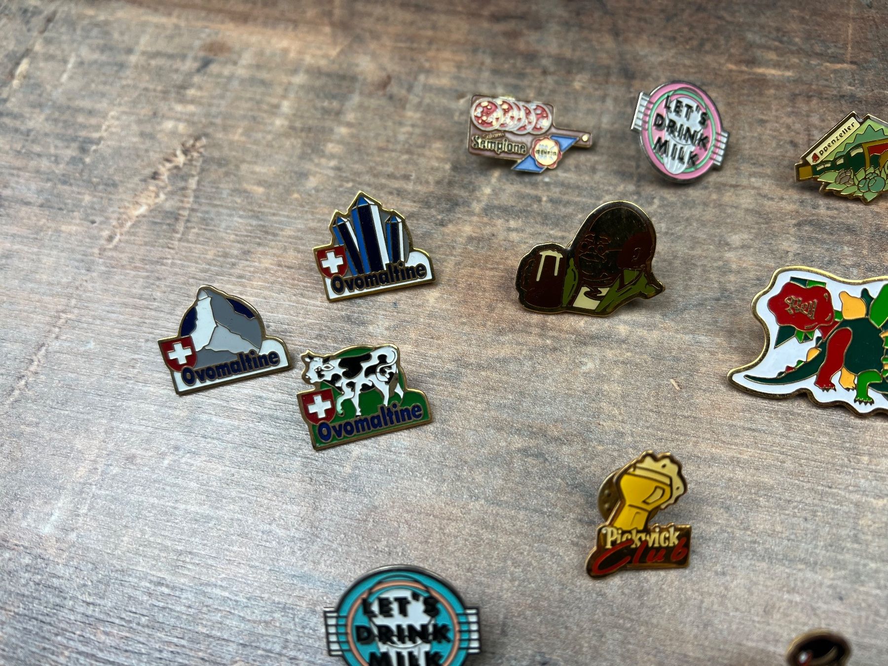 Broschen & Nadeln: Pin Sammlung Lebensmittel Marken etc. 5 – Gebraucht aus Hallau von R.R.91 2