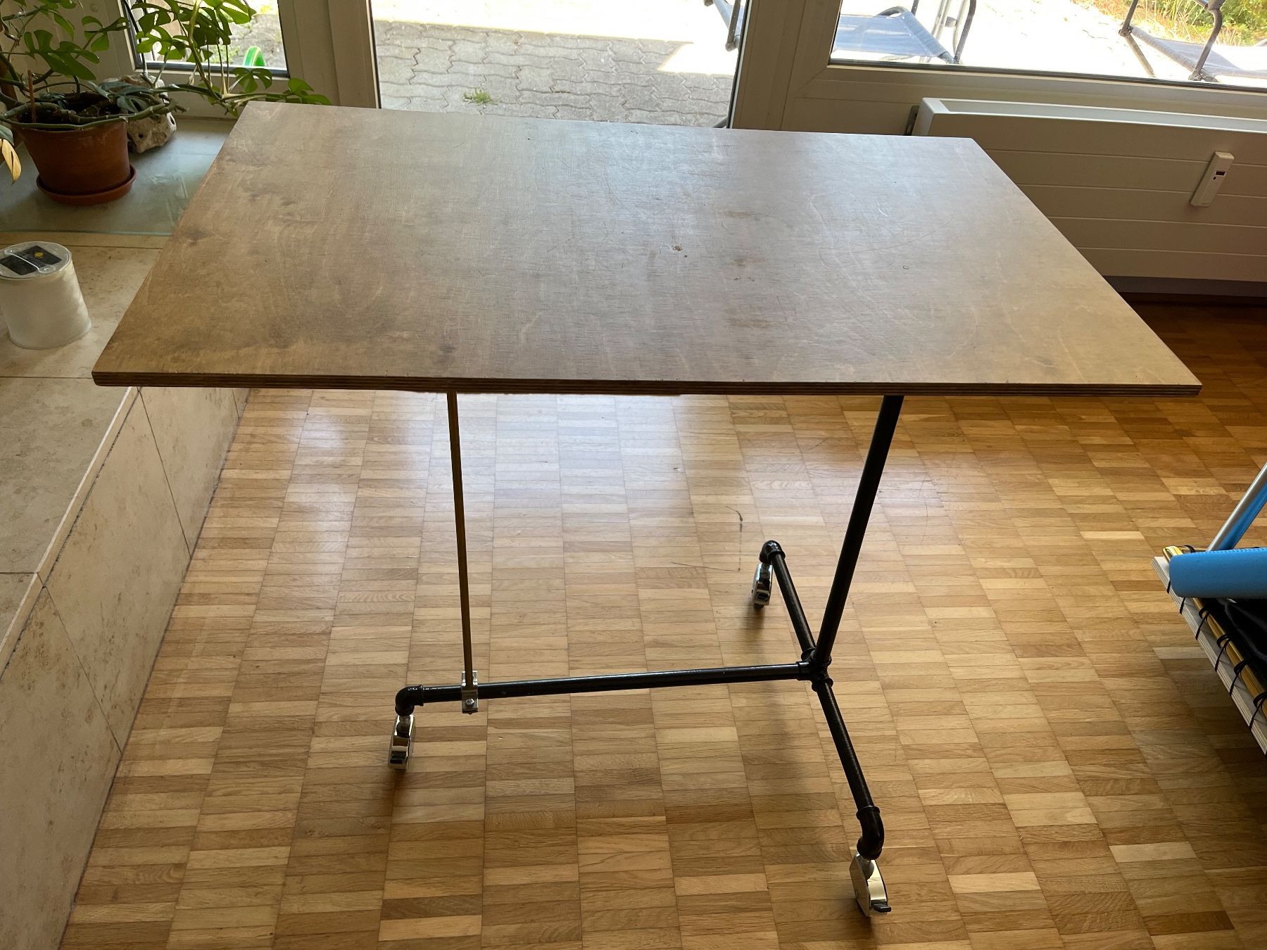 Tavoli: Tisch mit Rollen – Usato da Allschwil venduto da metalltisch