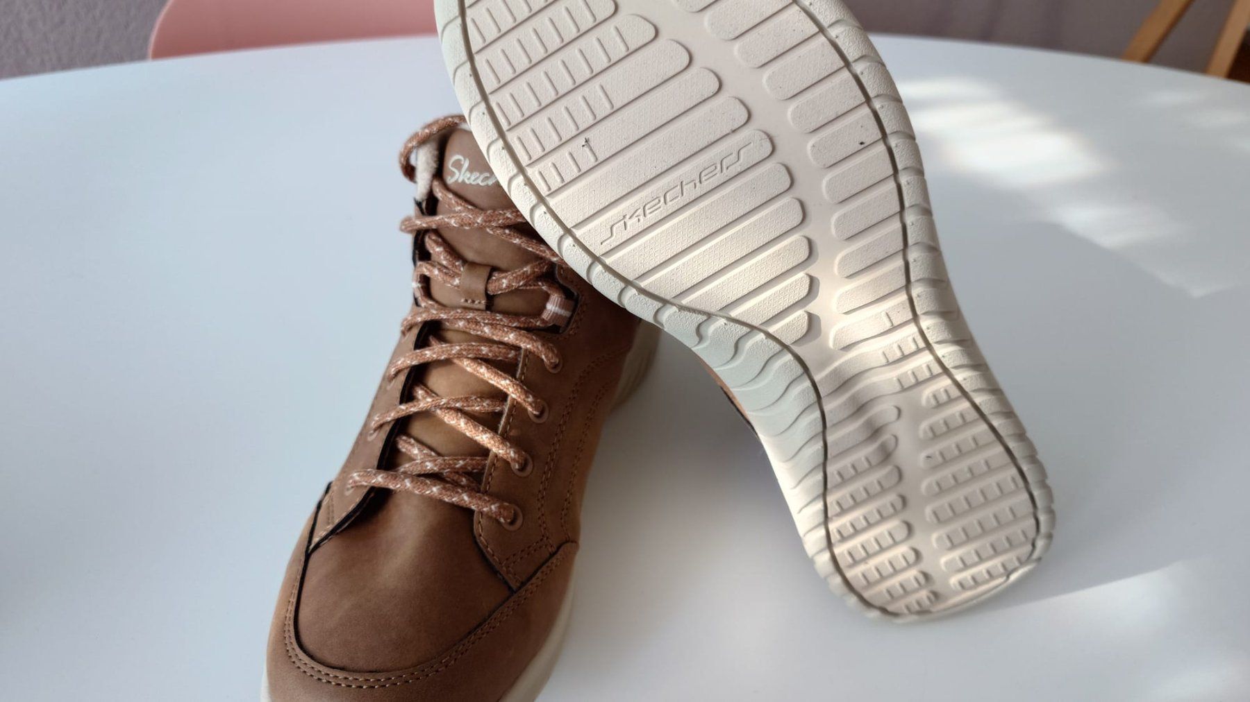 Skechers Scarpe da donna: Skechers Kurzstiefel Camel Grösse 41 – Nuovo e nell'imballaggio originale da Riehen venduto da katep75 1