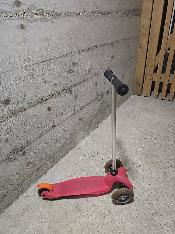Kickboard: Trottinette enfant  – Usato da Neuchâtel venduto da mubinalolic