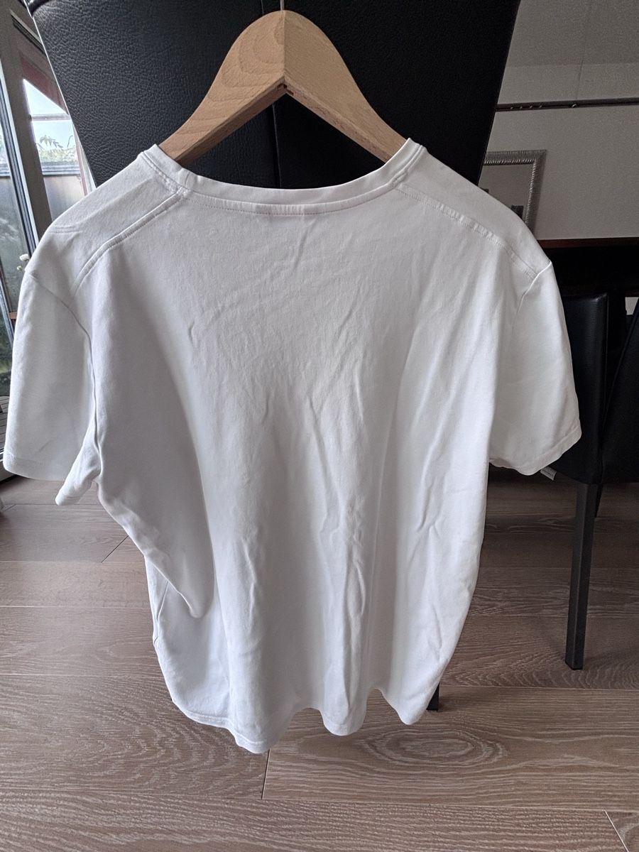 Massimo Dutti T-shirt: Massimo Dutti T-Shirt – Usato da Jona venduto da yan_sg85 2