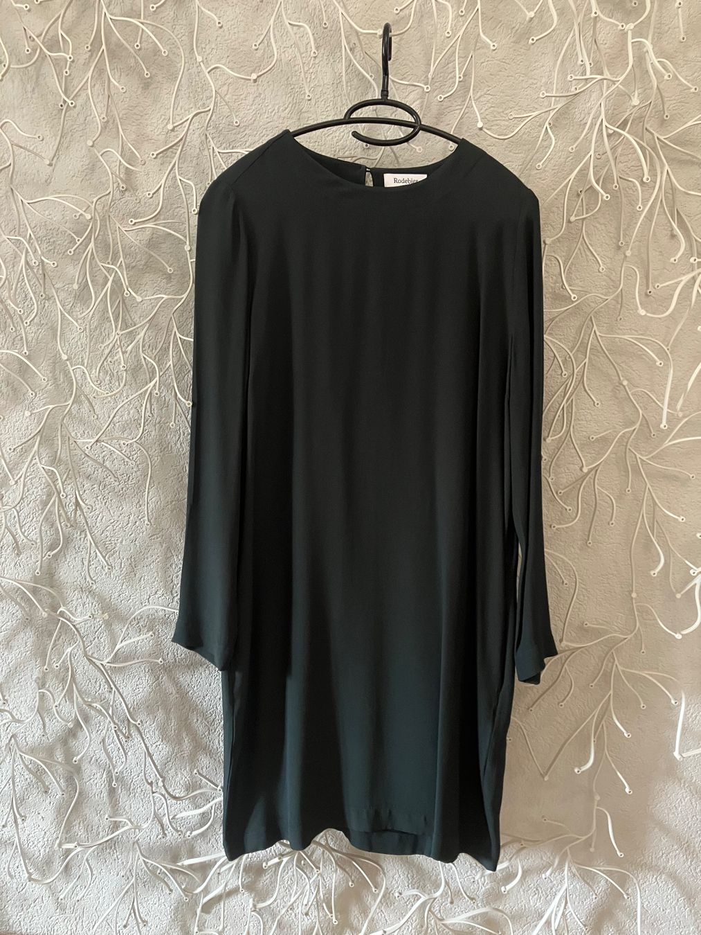 Robes: Midi-Kleid von Rodebjer – Neuf (Voir description) à Zürich par dbricard