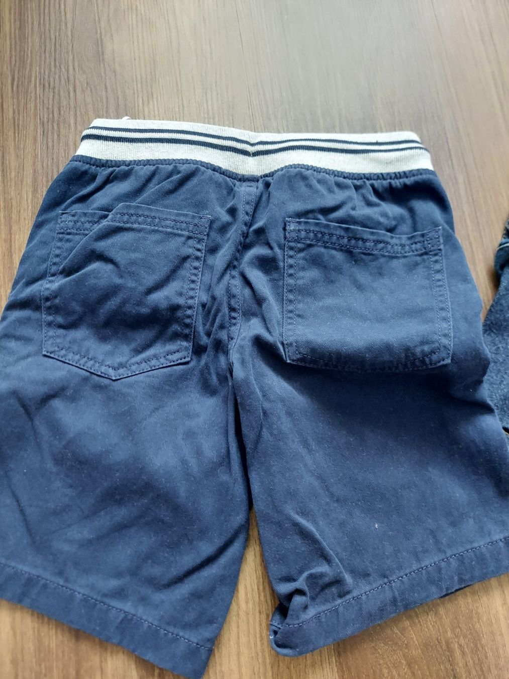 Kleiderpakete & -sets: Kurze Hosen / Shorts Grösse 128 – Gebraucht aus Altishofen von tammy05 4