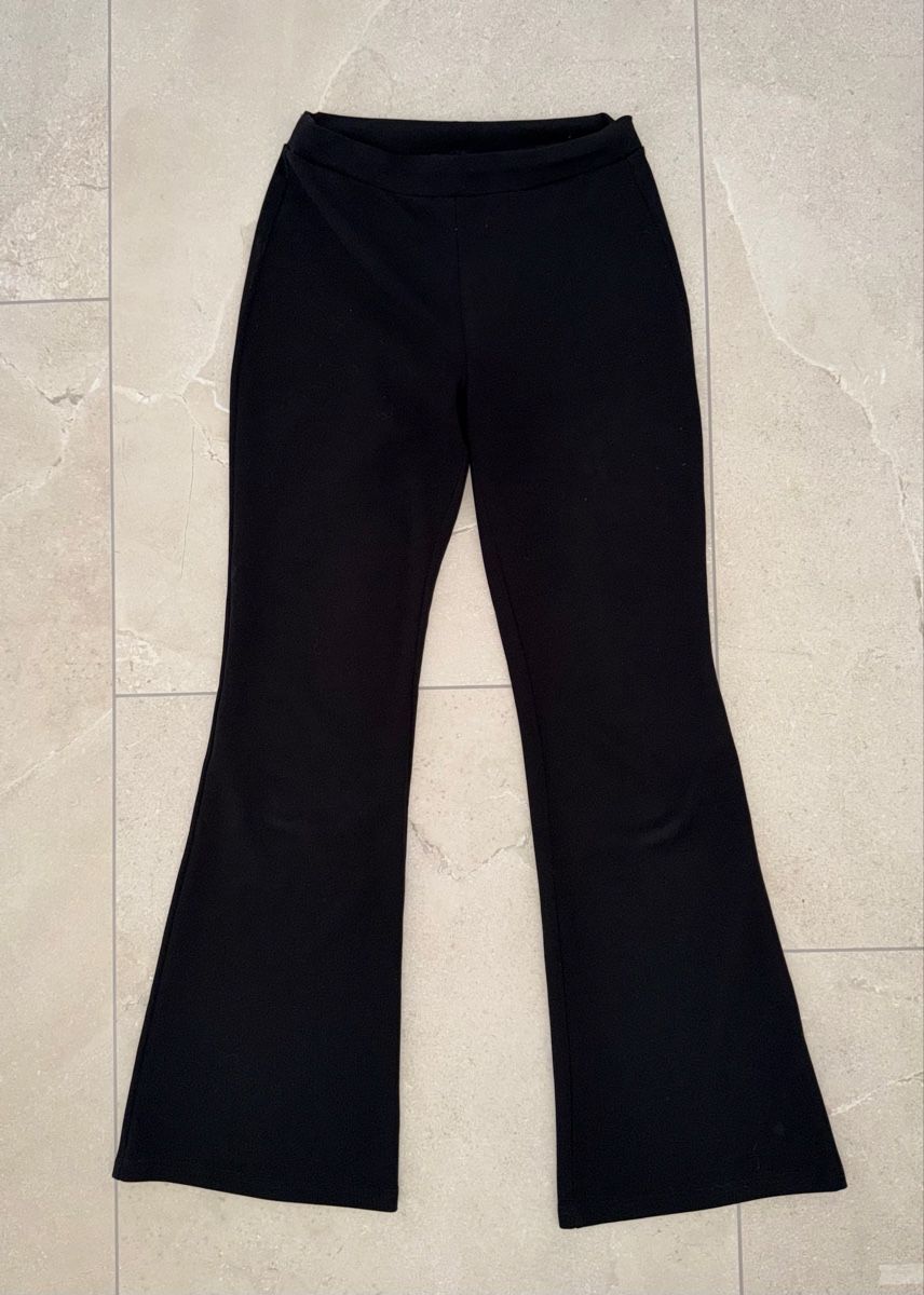 Stradivarius Pantaloni: Stradivarius Schlaghose Schwarz Grösse M – Usato da Illnau venduto da koko_33 1