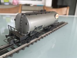 Trix Express 3492 "ESSO" Tankwagen 4-achser🛤️