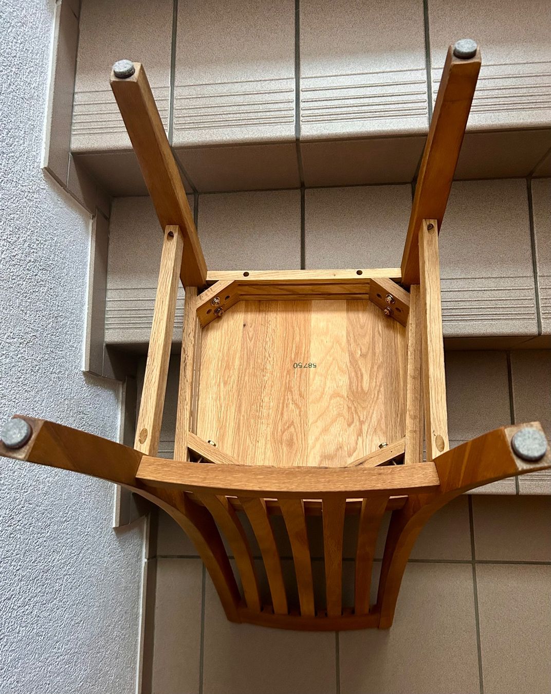 Sedie: 4 robuste Holzstühle – Usato da Wimmis venduto da bel_9z7m 2