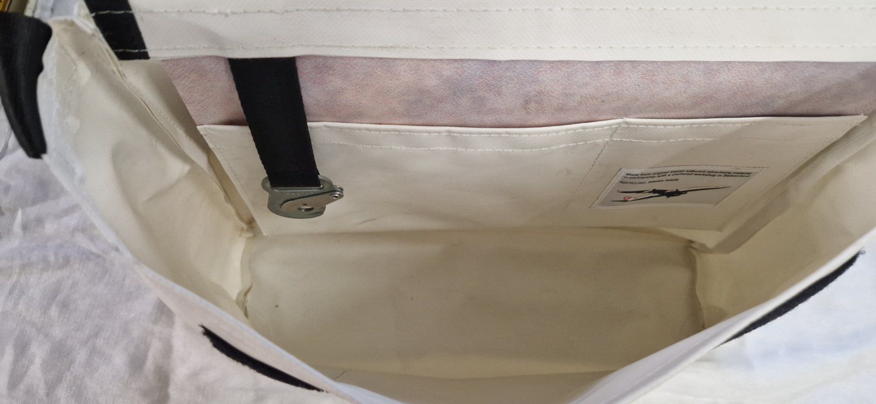 Freitag Borse: FREITAGS TASCHE MIT SWISS WERBUNG – Usato da Bilten venduto da Mic2022 2