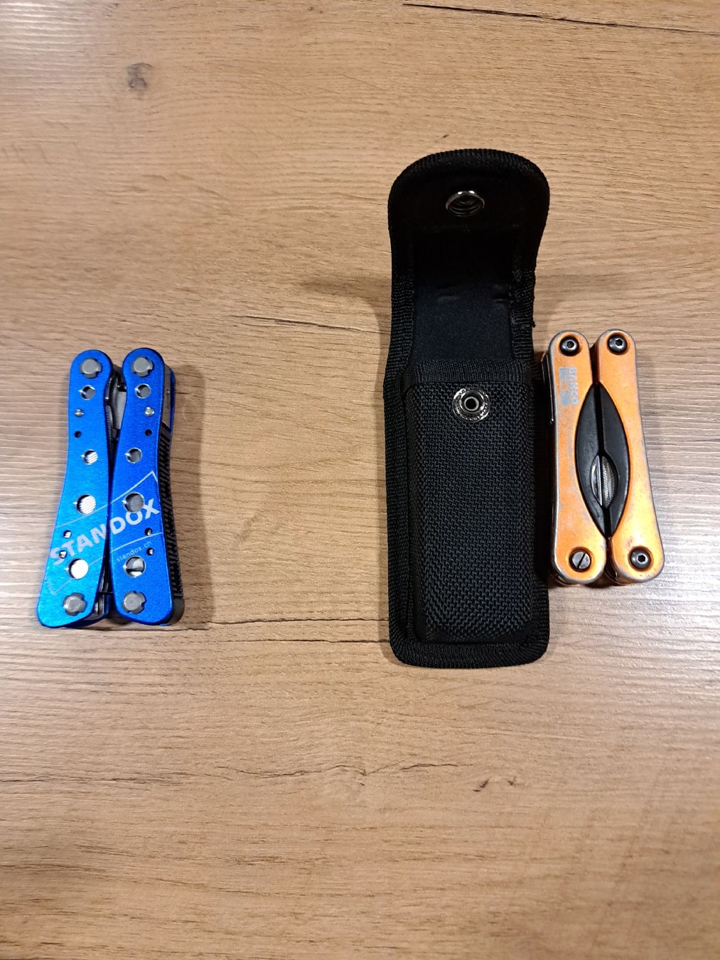 Couteaux de poche: 2 couteaux multifonctons – D'occasion à Tavannes par saca70
