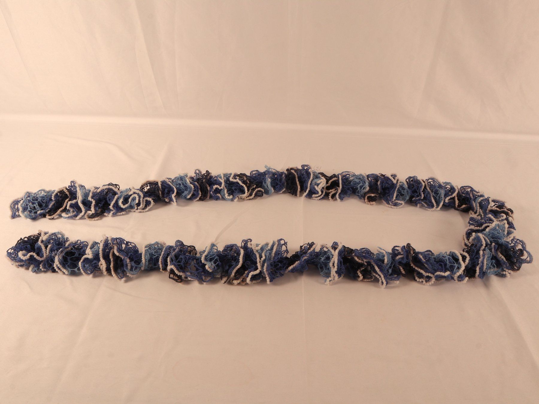 Foulards & écharpes: HANDARBEIT Schal blau – D'occasion à Steinen par Restwert_Steinen 2