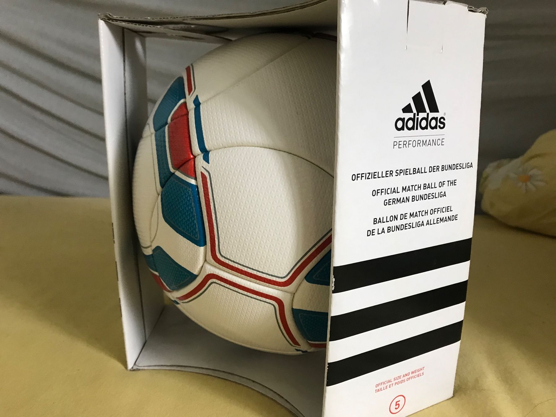 Adidas Palloni: Adidas Matchball, Torfabrik, defekt. – Nuovo e nell'imballaggio originale da Glis venduto da 1Hector1 2
