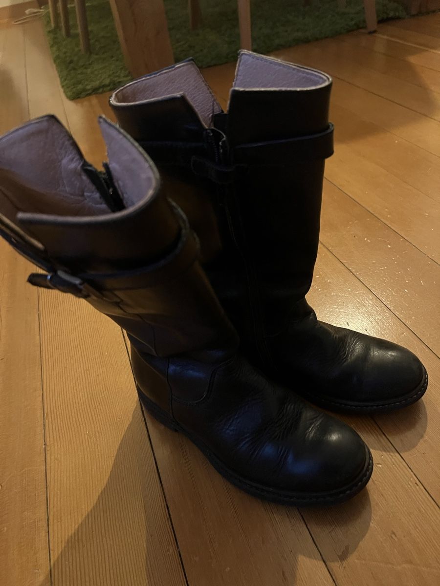 Schuhe für Jungen: Kinderstiefel, Grösse 30, Schwarz, Leder – Gebraucht aus Bern von reisetina