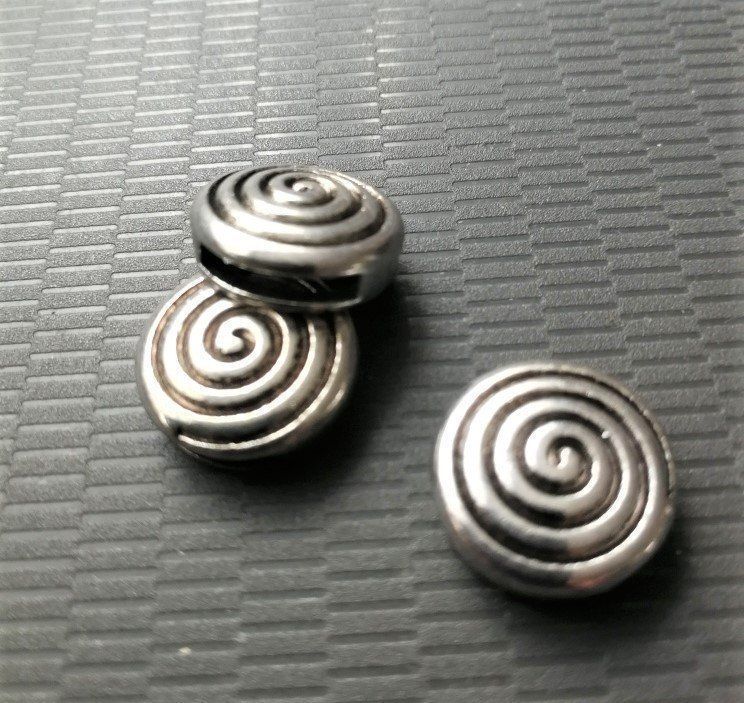 Perle (finte): Metall Schiebeperle Spirale ± 14x6mm – Nuovo (secondo la descrizione) da Alpnachstad venduto da perlengaby 1