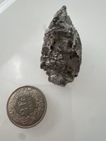 Naturbelassene Erzstufe (Hämatit / Bleiglanz) – Glitzerndes 