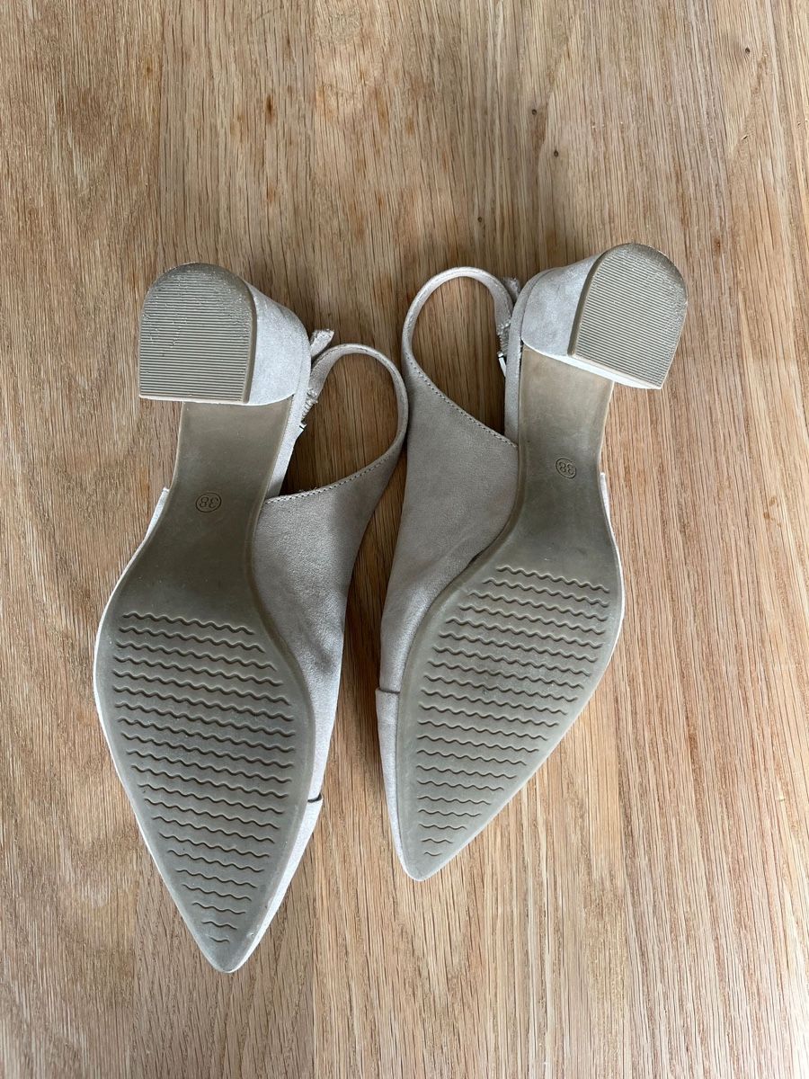 Chaussures femmes: Marco Tozzi Sling Pumps, Gr. 38 – D'occasion à Winkel par _Zantos_ 6