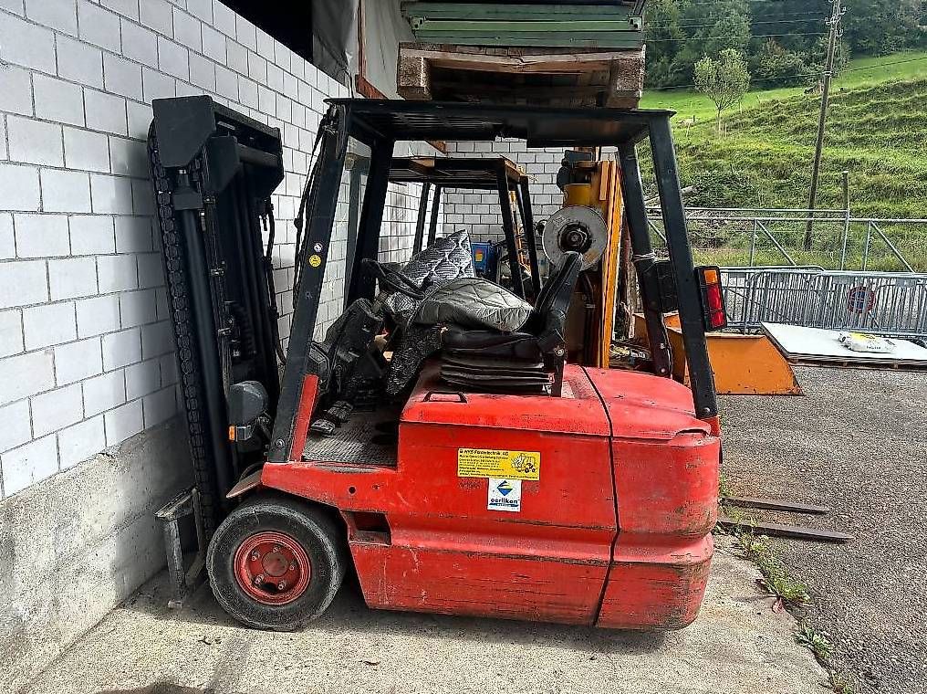 Stapler Linde 2.5t HK, keine Batterie, Triplex (Gebraucht) in Wila für ...