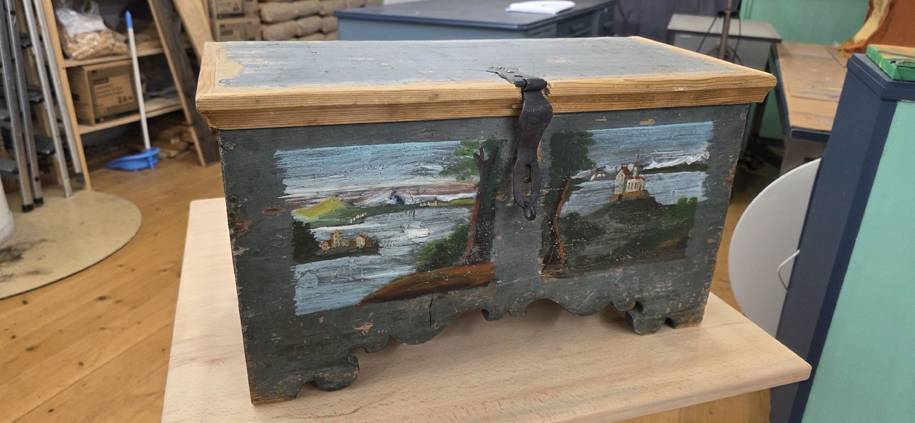 Truhen: Holztruhe – Gebraucht aus Zürich von Racula11