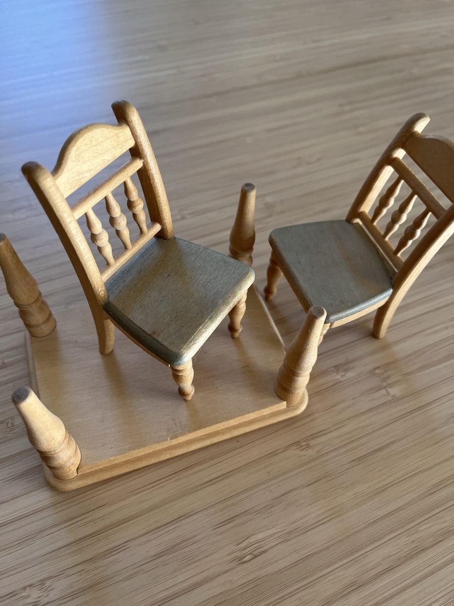 Maisons & Meubles de poupées: Table et chaises maison de poupée  – D'occasion à Euseigne par so.ART 1