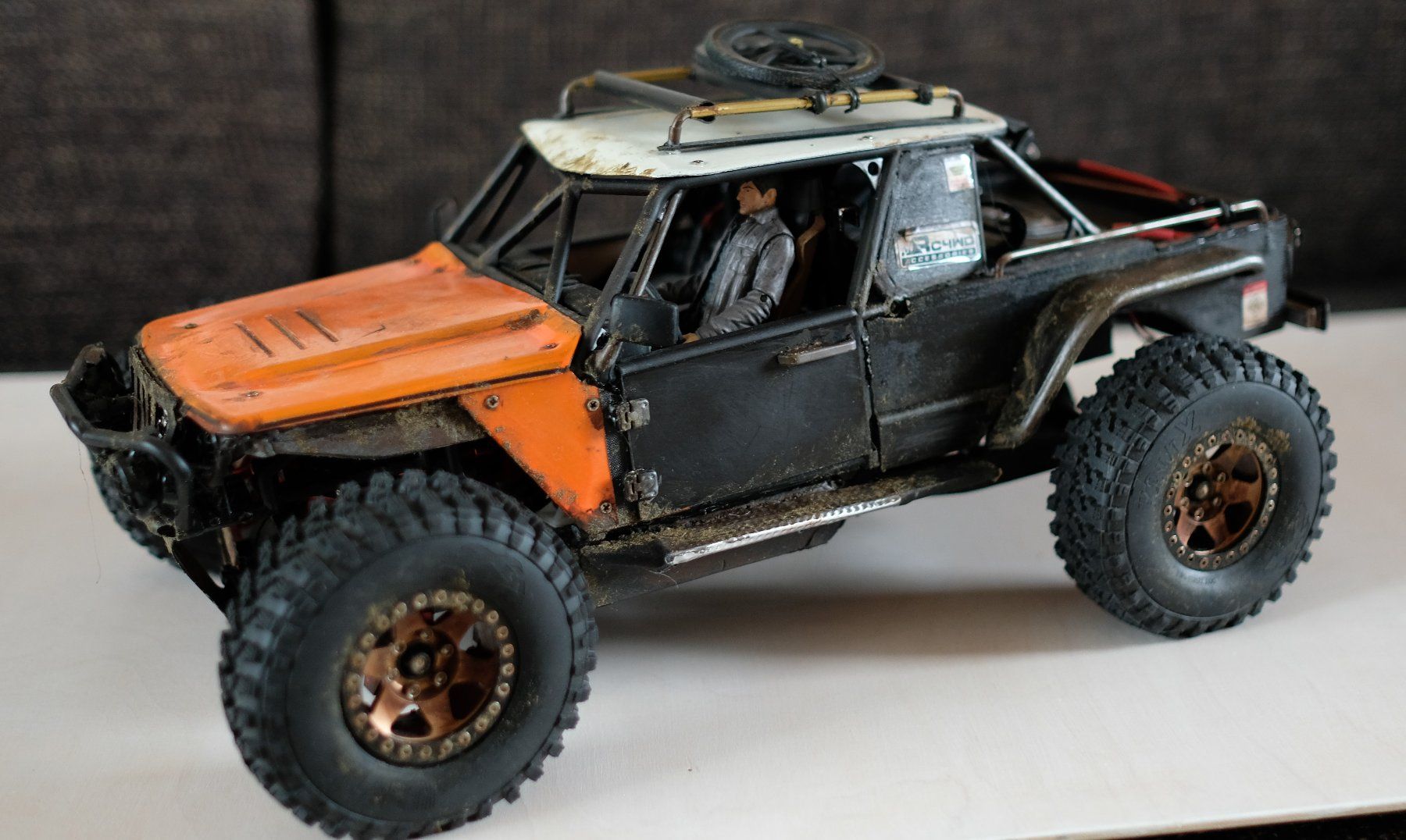 Modellismo RC: Crawler Vaterra Twin Hammer – Usato da Zürich venduto da Tenos