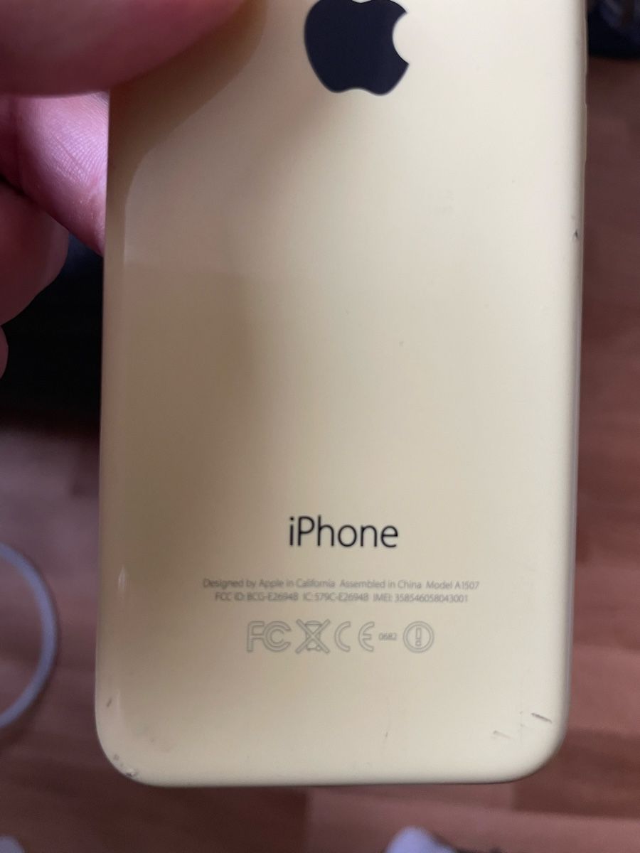 Apple Portables: Iphone 5c Yellow mit Originalverpackung – Défectueux à Niederdorf par ciritungol 6