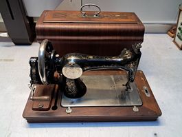 Wunderschöne antike Pfaff Hand-Nähmaschine, Baujahr 1904