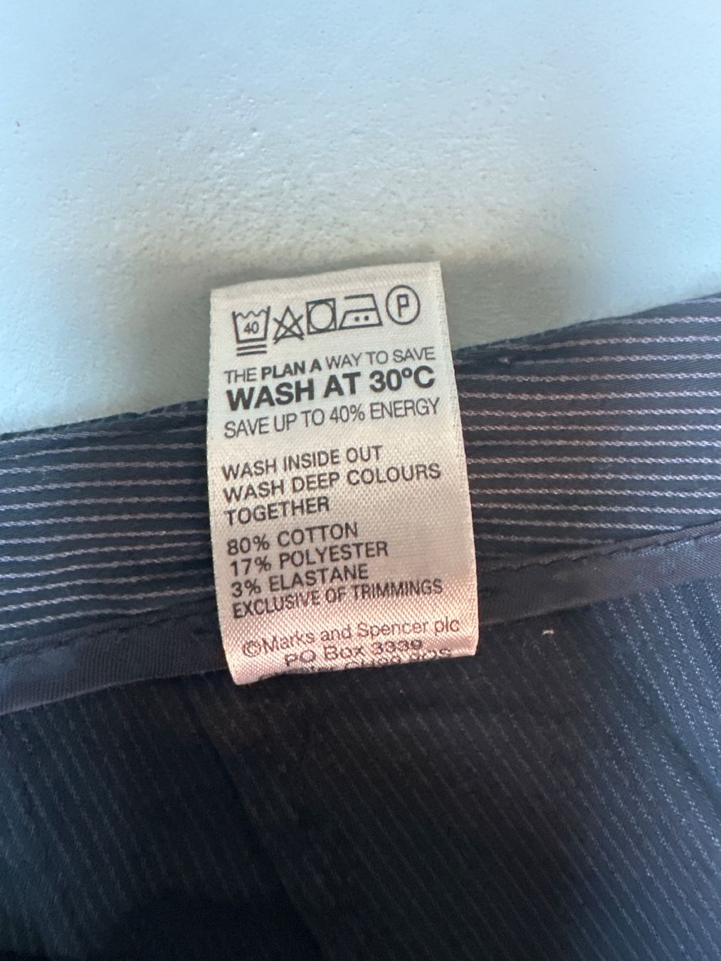 Pantaloni: Marks&Spencer Damenhose Dunkelblau, Gestreift – Usato da Leuk-Stadt venduto da 2thcircle 8