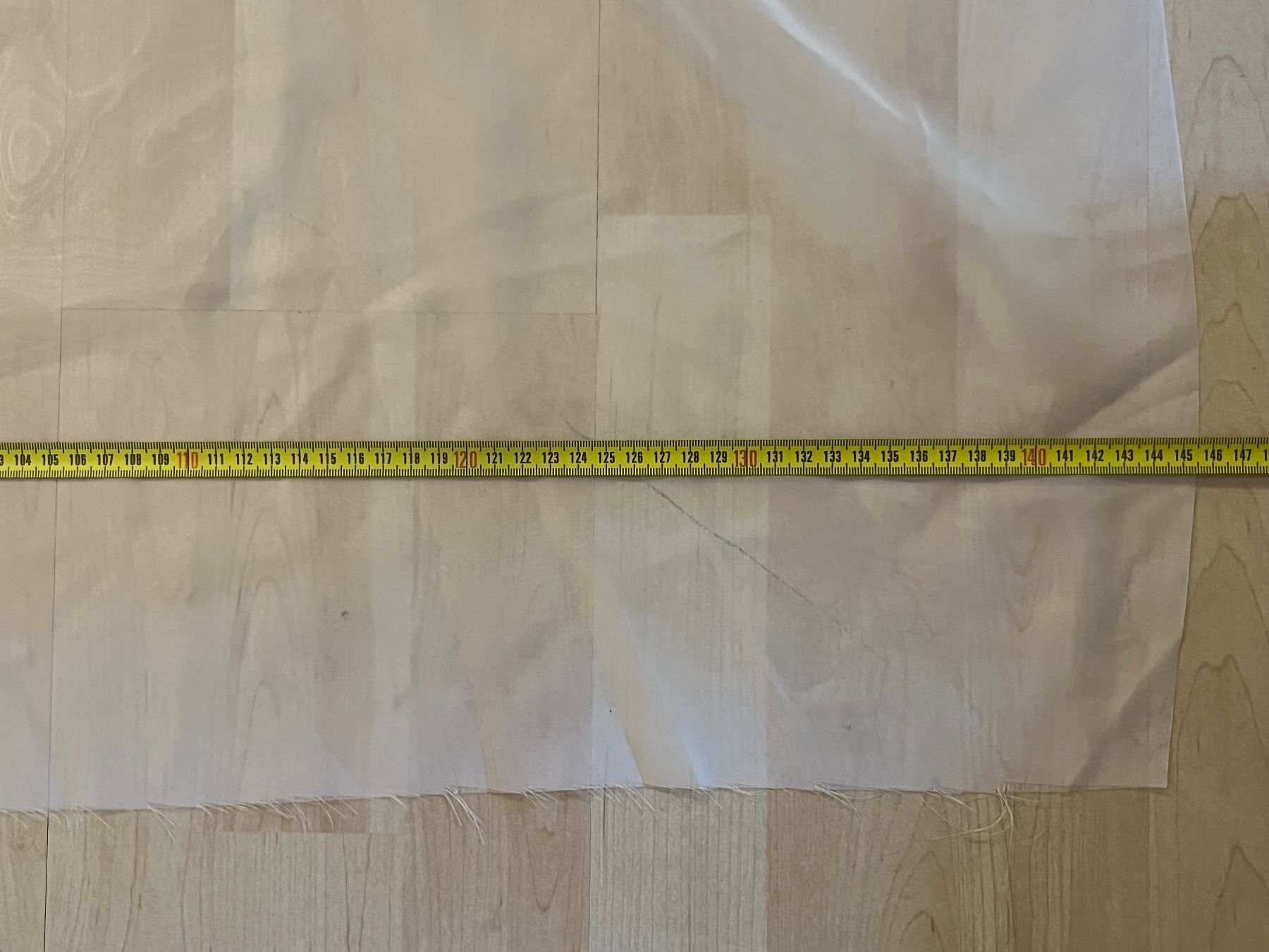 Tessuti: Tüll-Stoff 145 cm x 20 m – Usato da Uhwiesen venduto da cinnaj 5