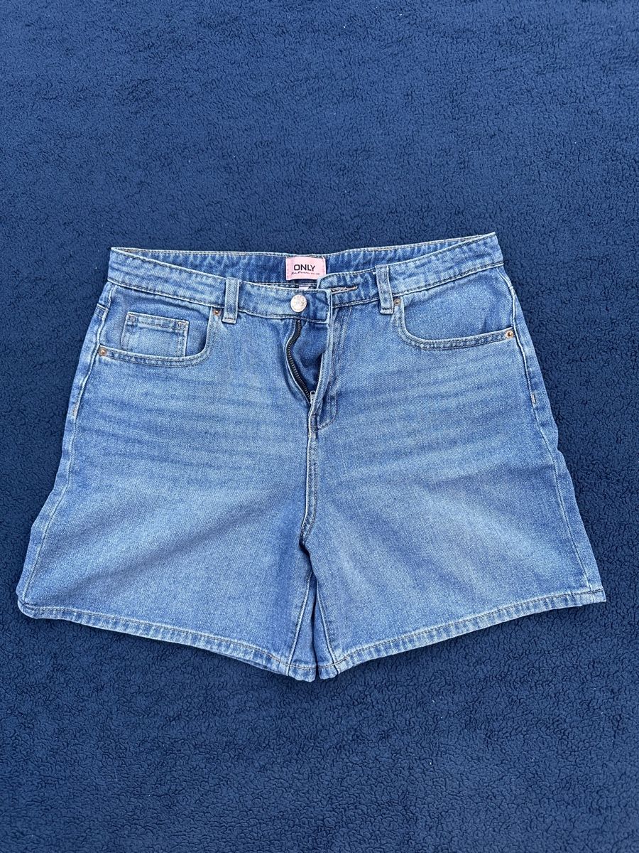 Only Pantaloni: ONLY blue denim shorts Size M  – Nuovo (secondo la descrizione) da Wohlen AG venduto da jes_9c79