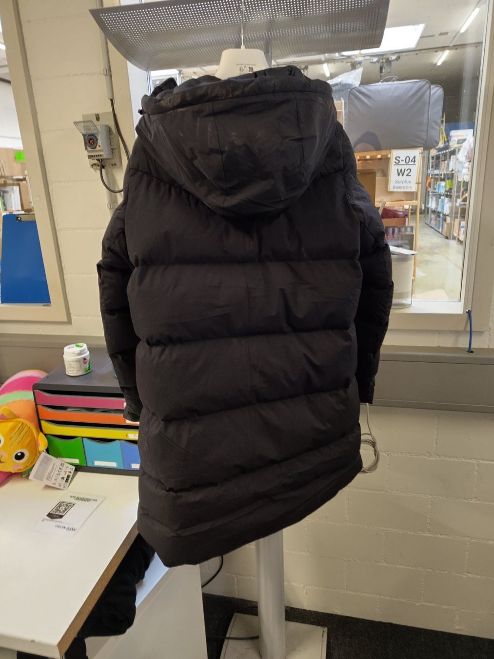 Helly Hansen Giacche: Helly Hansen - Winterjacke, Schwarz, Gr. L – Nuovo (secondo la descrizione) da Dällikon venduto da Retouren_Resale 1
