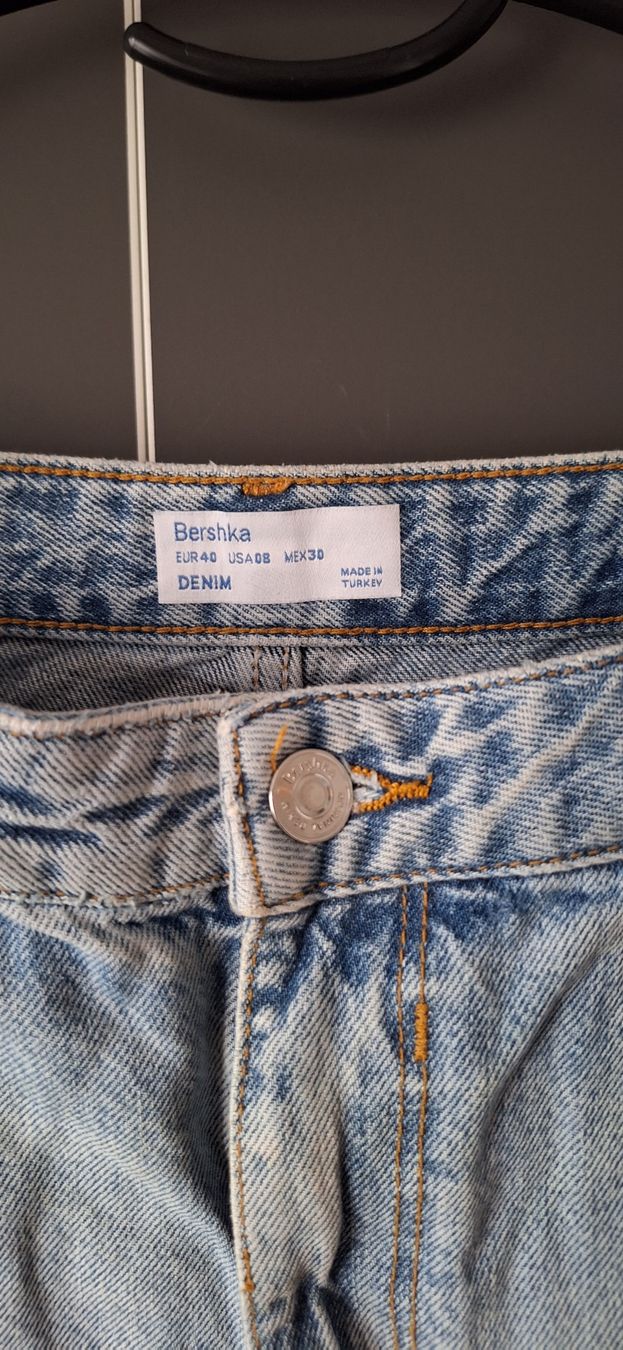 Bershka Pantaloni: Bershka Shorts – Usato da Luzern venduto da annina.staehli 2