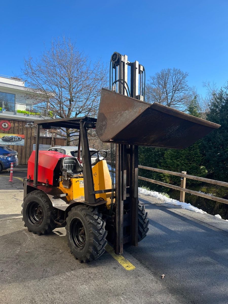 Carrelli elevatori e a forche: Geländestapler/Gabelstapler mit Schneespflug & Kippschaufe – Usato da Meggen venduto da Aur_r5rp 1