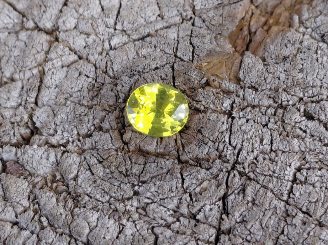 Pietre preziose: Supra Luminous Deep Chrysoberyl RARE – Usato da Bévilard venduto da Yougems 3