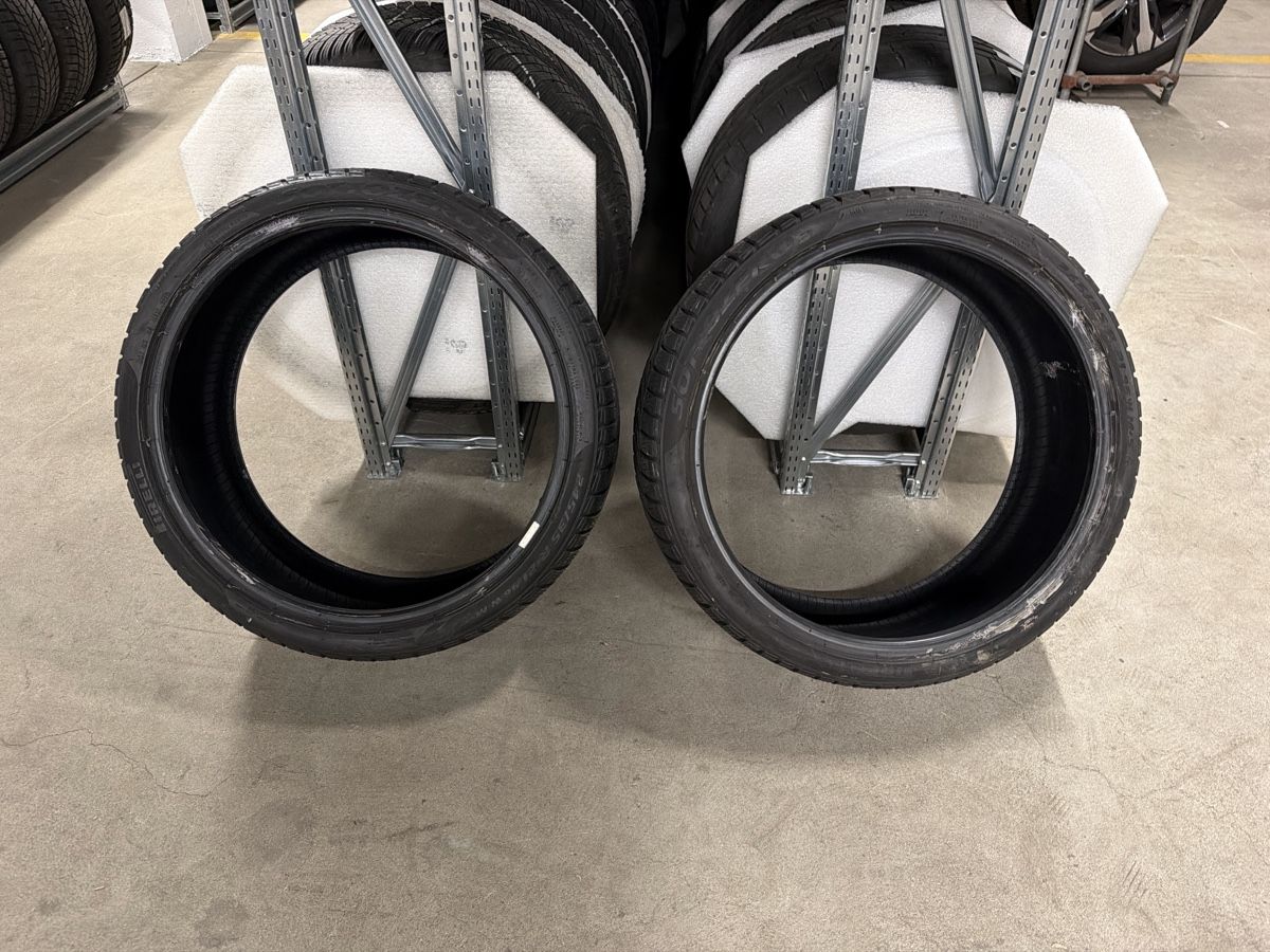 Pneumatici & Ruote complete: 2x Winterreifen Pirelli 245/35 R21 96W – Usato da Biel/Bienne venduto da orpundgarage