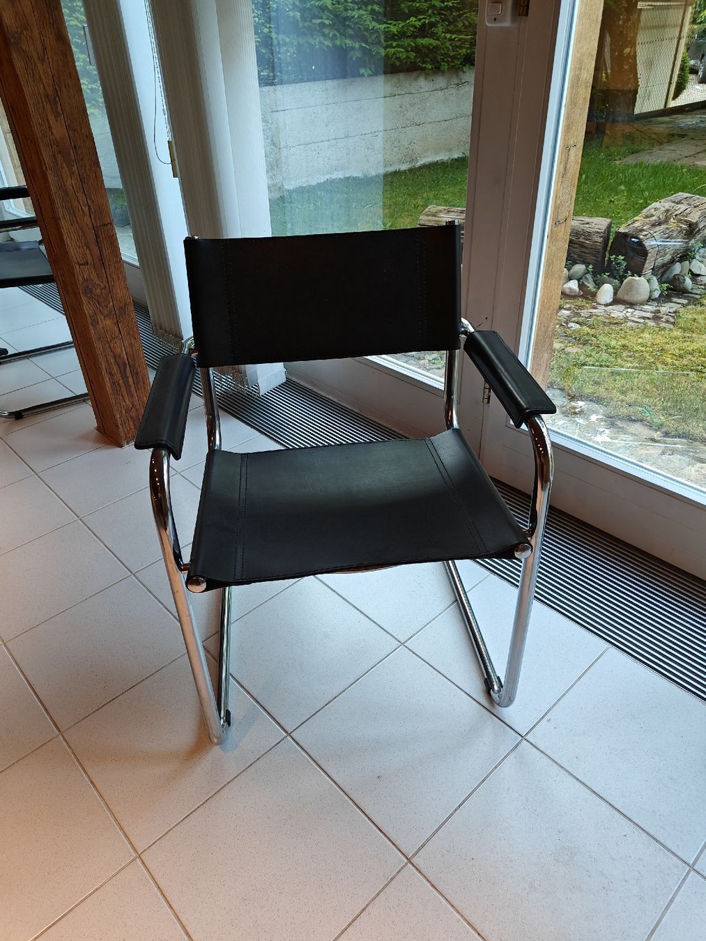 Set di tavolo e panche: Chromstahl Tisch mit Freischwinger Stühle – Usato da Riehen venduto da cyr_92lb 3