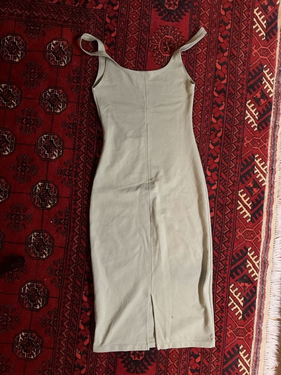 Zara Kleider: Zara Midikleid gerippt hellgrün Grösse S – Gebraucht aus Basel von sel_w5yn 1