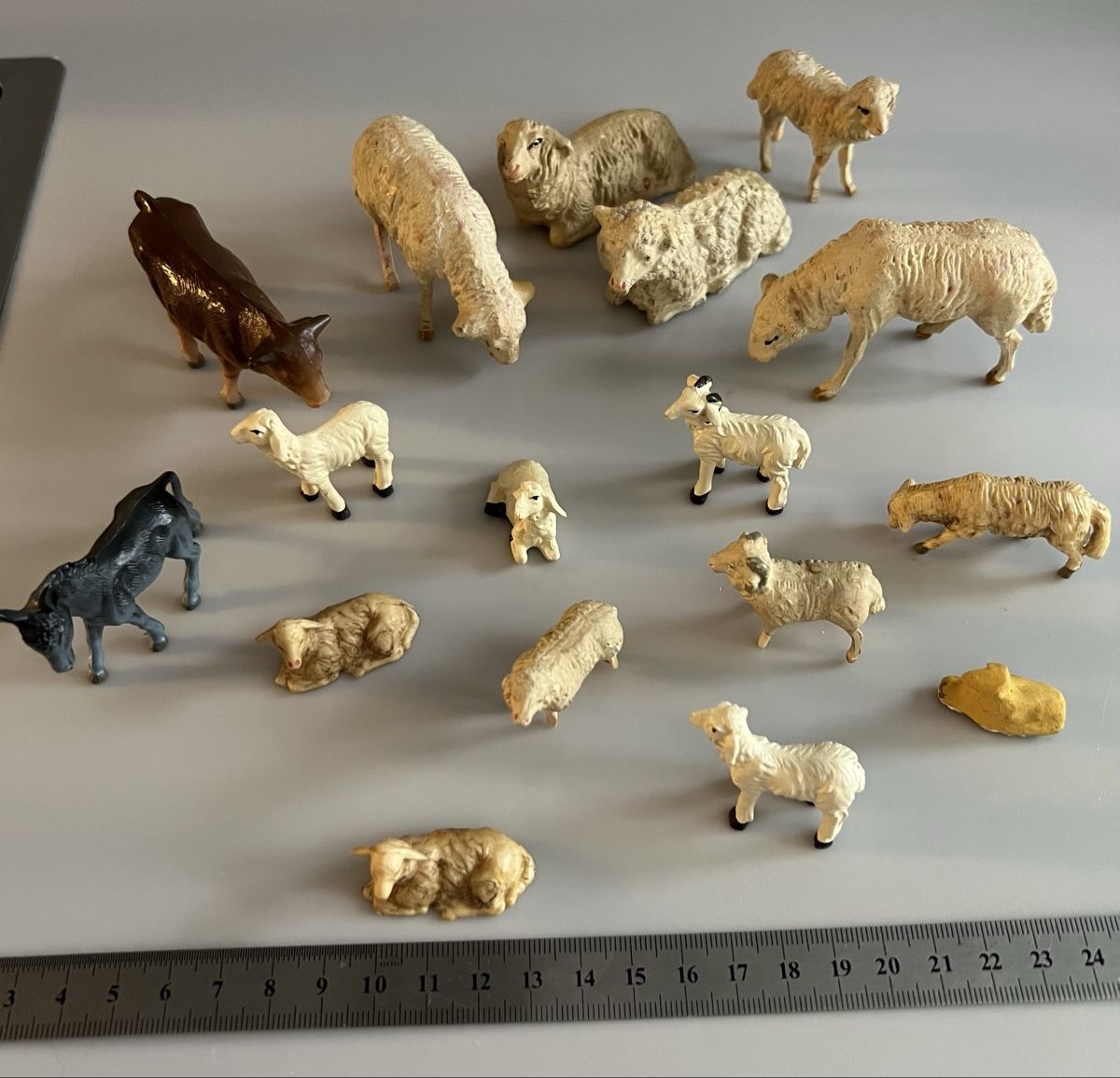 Statuette: Krippenfiguren Set mit Tieren   – Usato da chur venduto da Ika11 6