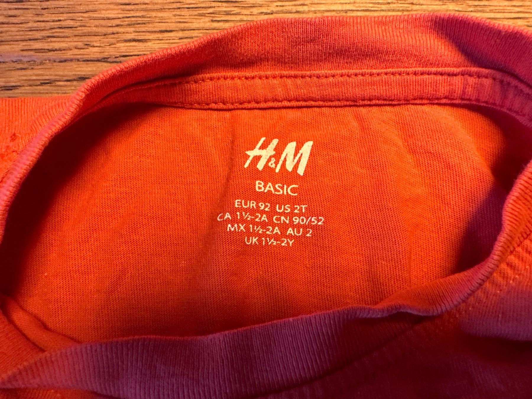 H&M T-Shirts: T shirt - Lange Arme - 92 – Gebraucht aus Zürich von chemostat 2