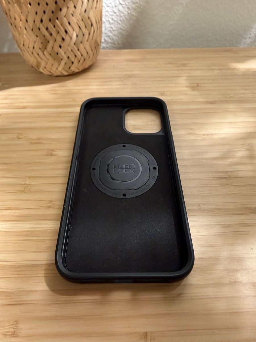 Quad Lock Cover & Protezioni schermo: QuadLock Iphone 12 Pro Max Hülle – Usato da Luzern venduto da Jack_flow26 2