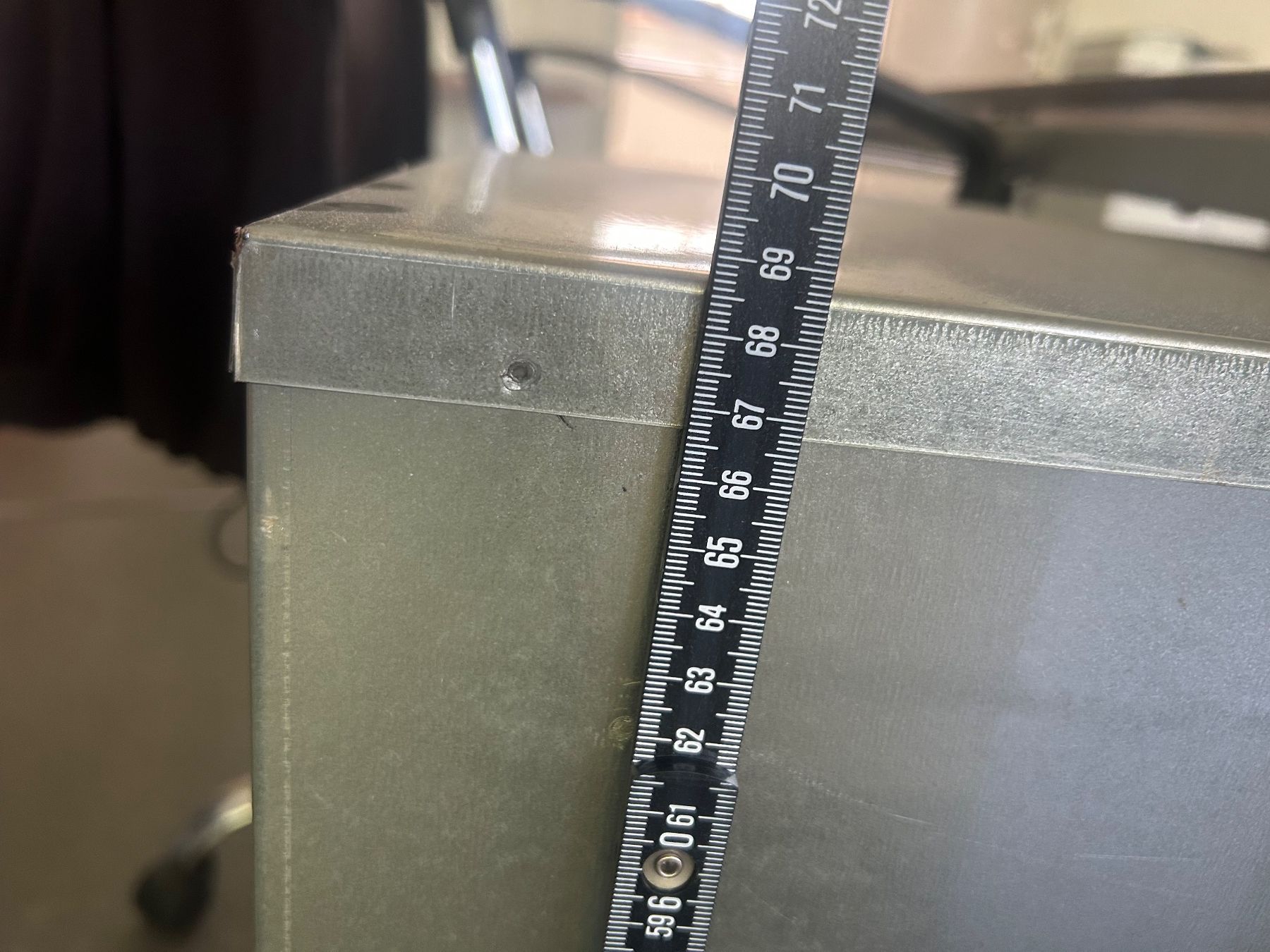Eléments de bureau: Metallkorpus mit Schubladen mit Rollen – D'occasion à Zürich par Tm7 3