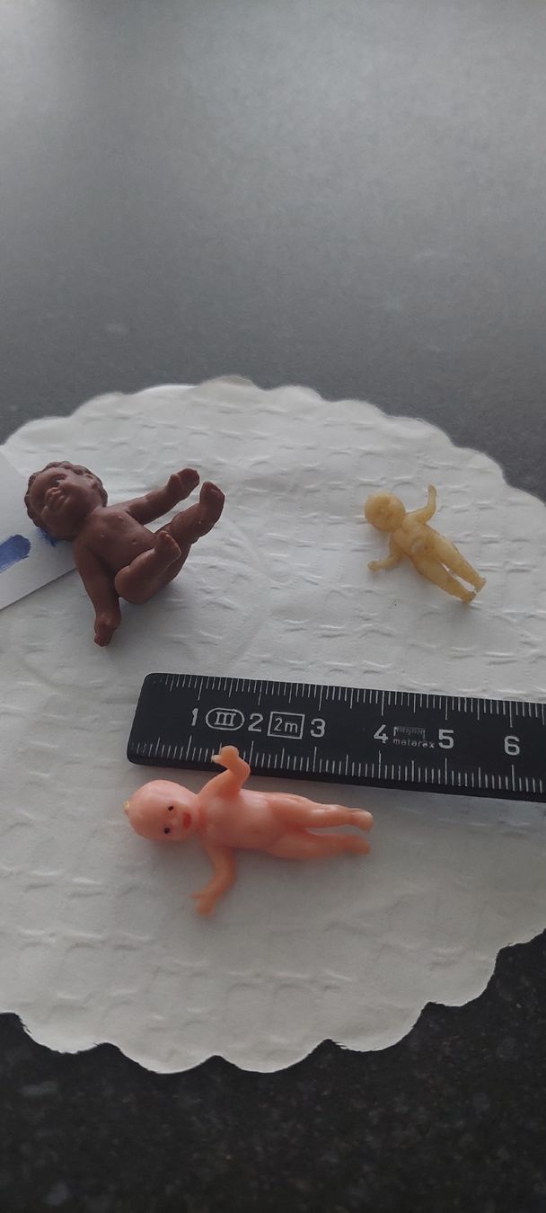 Giocattoli: 3 Miniaturen Püppchen – Usato da Muri AG venduto da nindo1 3