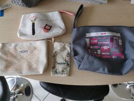 Lot de 5 Trousses de Toilette Divers Couleurs