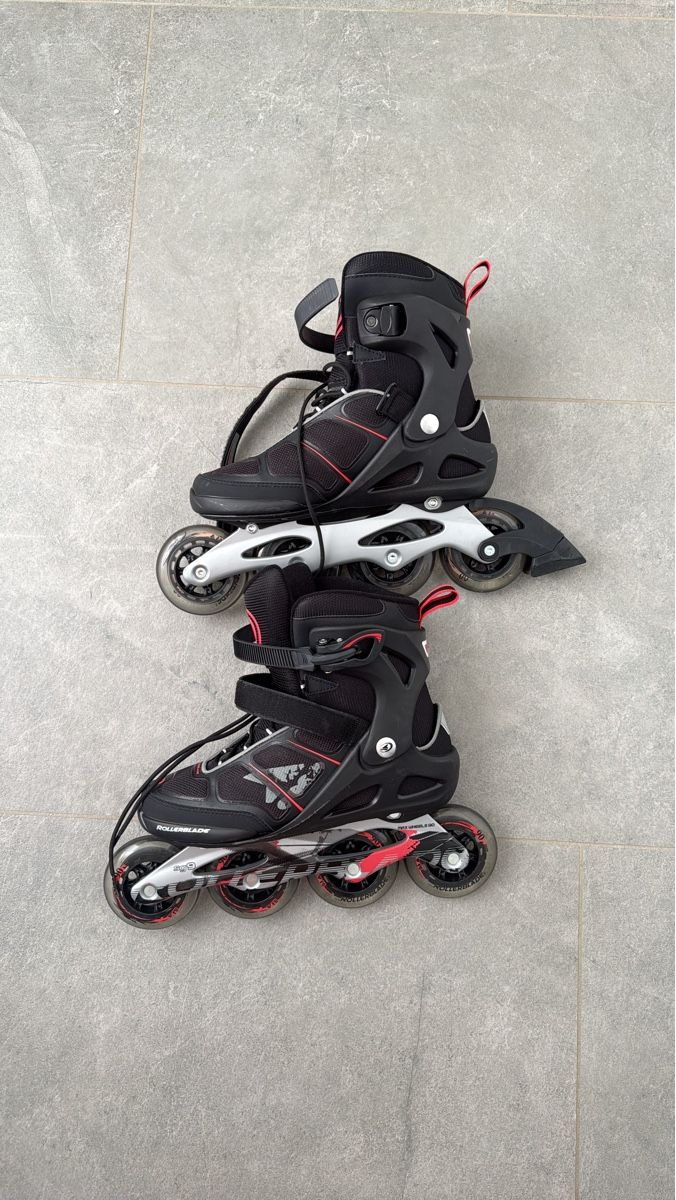 Pattini in linea & Pattini a rotelle: Rollerblade Inlineskates schwarz rot – Usato da Ossingen venduto da daisi_