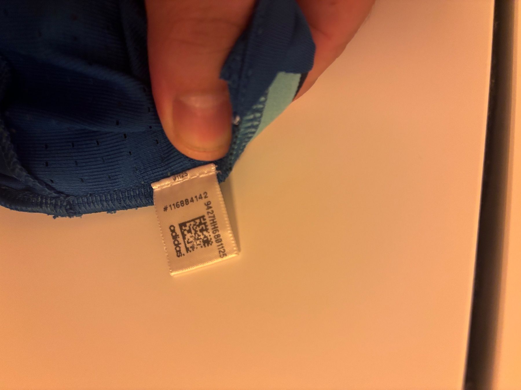 Adidas Maillots de corps & Pantalons: HSV Trainingsshirt Original – Neuf (Voir description) à Münchwilen TG par mer_g2zz 1