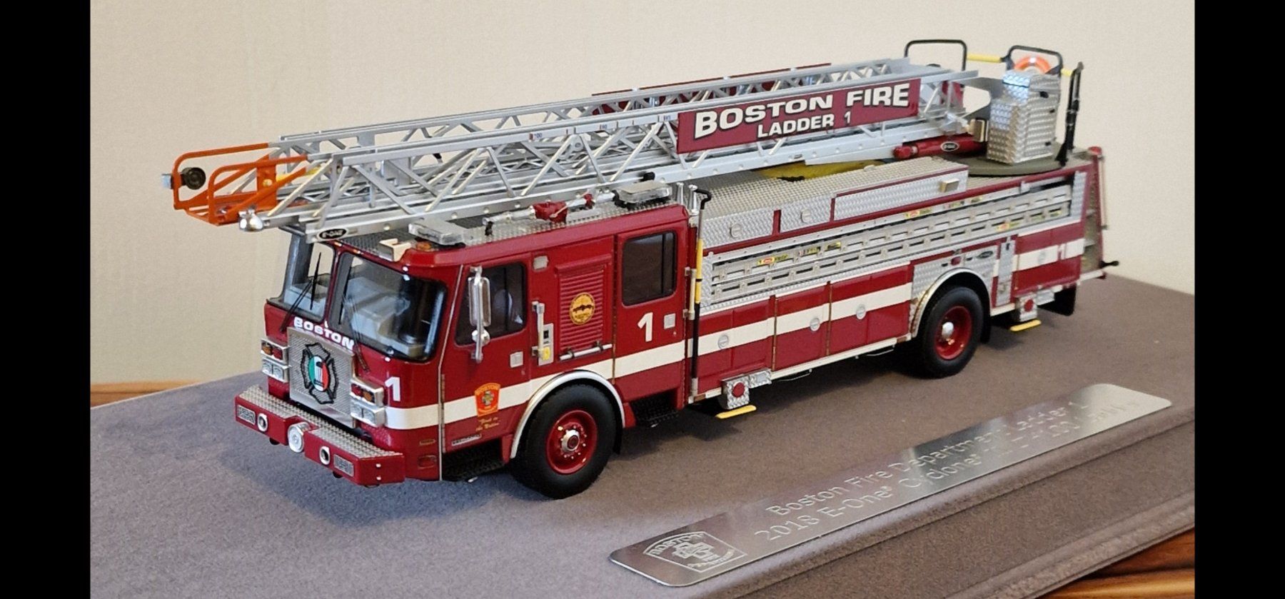 Modellini d'auto: Fire Replicas 1:50 Boston FD Ladder 1 – Usato da Rüti b. Büren venduto da tempo50 1